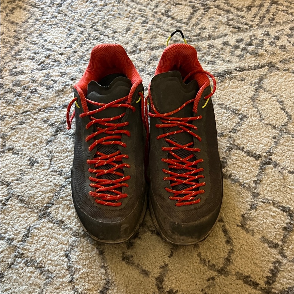 Men’s 8 la sportiva TX guide approach shoe